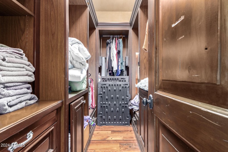 Bedroom 4 closet