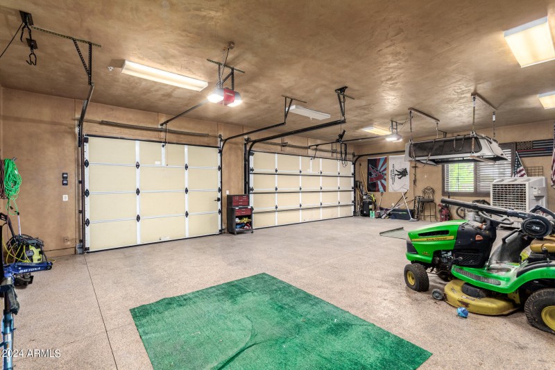 Detached garage