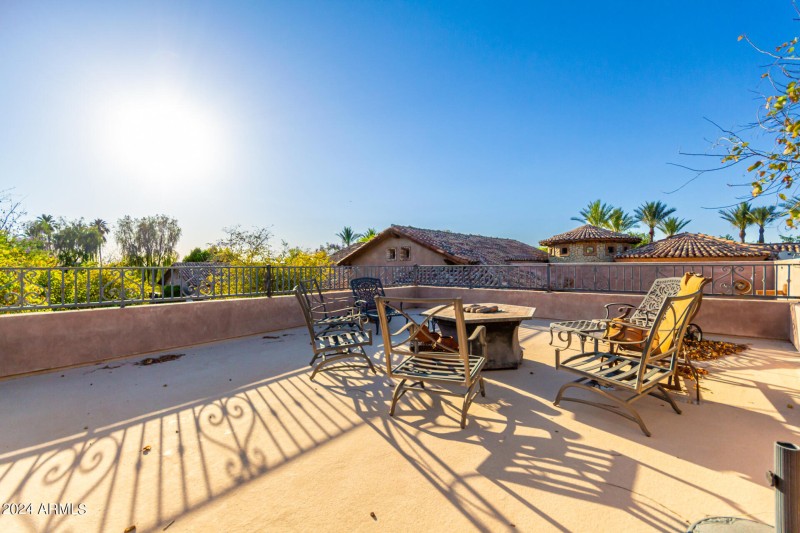 Roof top patio