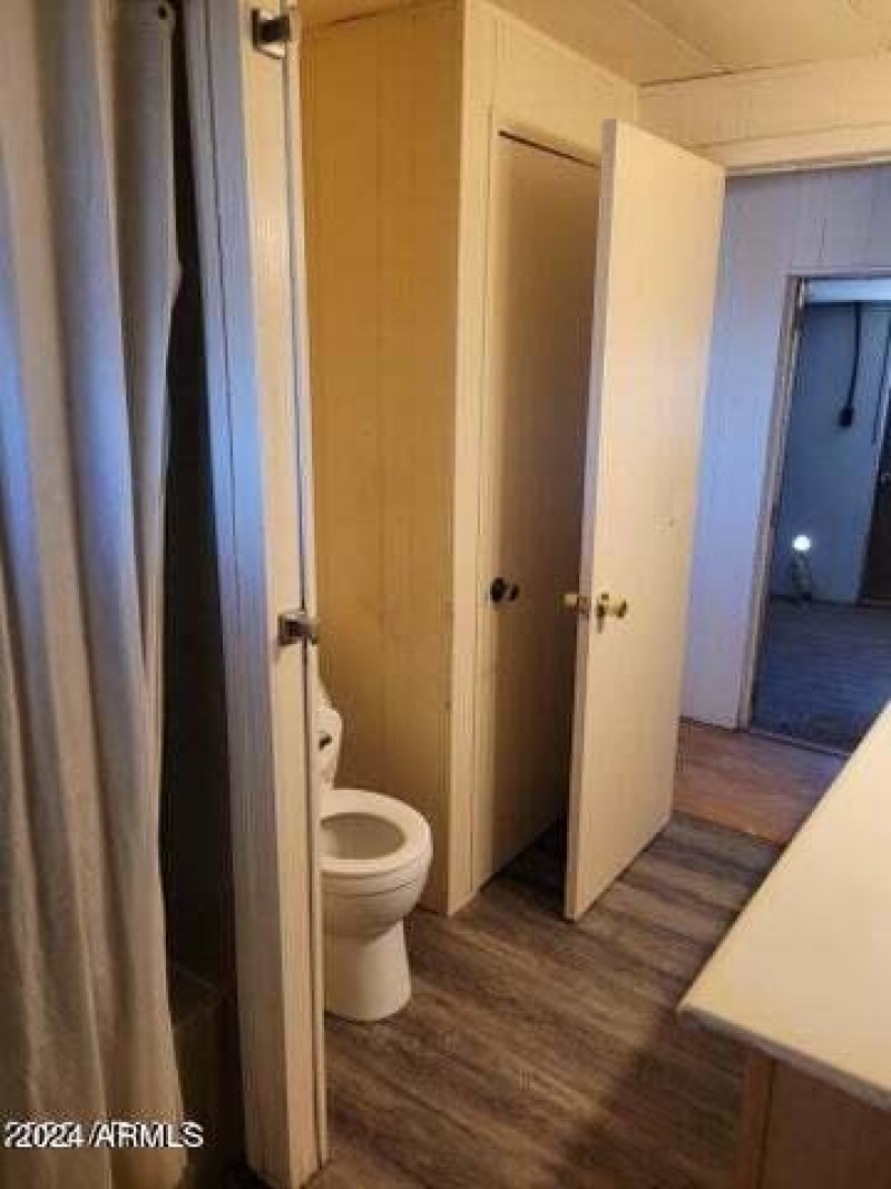 BATHROOM 2