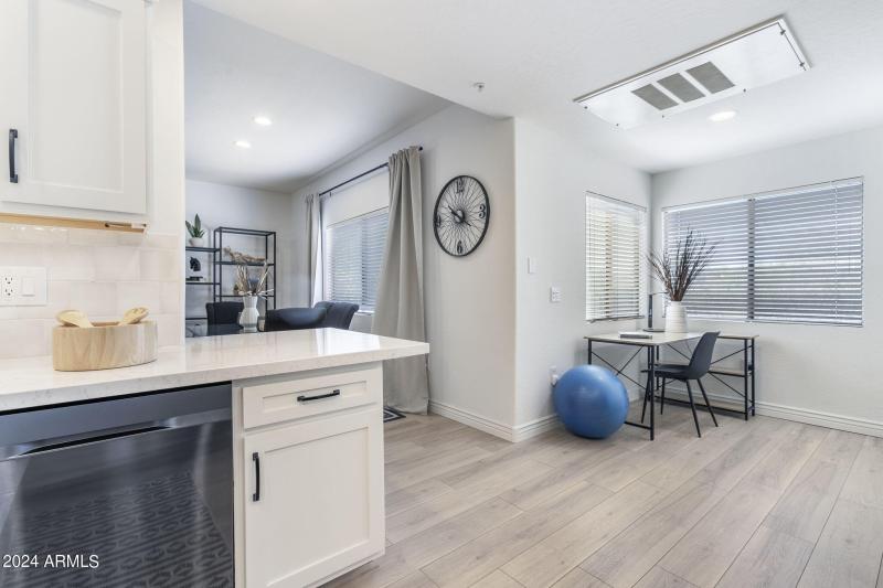 15-web-or-mls-16801-n-94th-st-2015