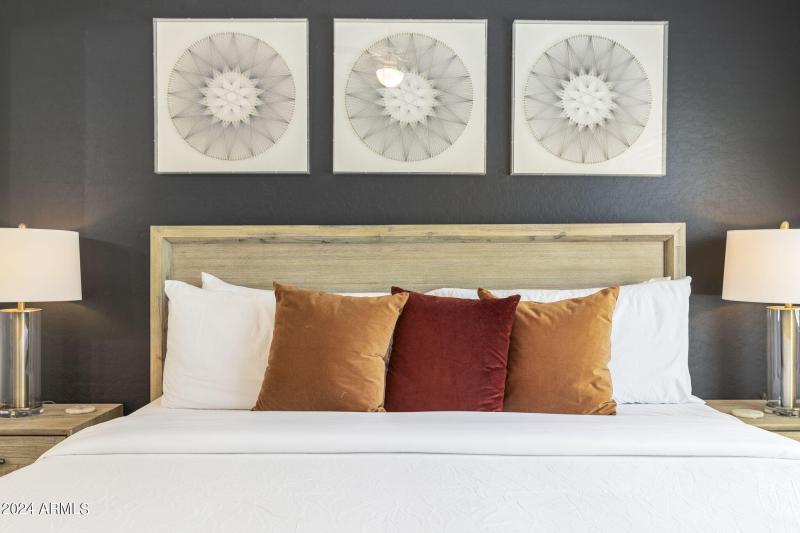 20-web-or-mls-16801-n-94th-st-2015