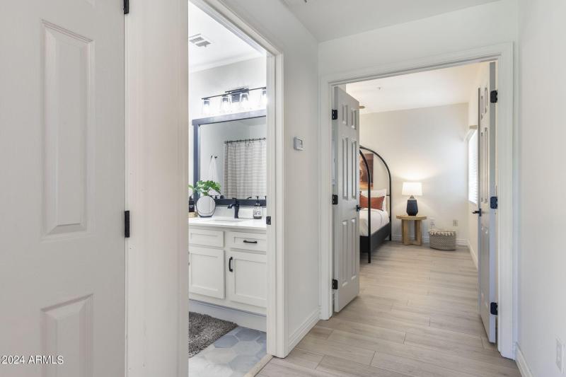 27-web-or-mls-16801-n-94th-st-2015