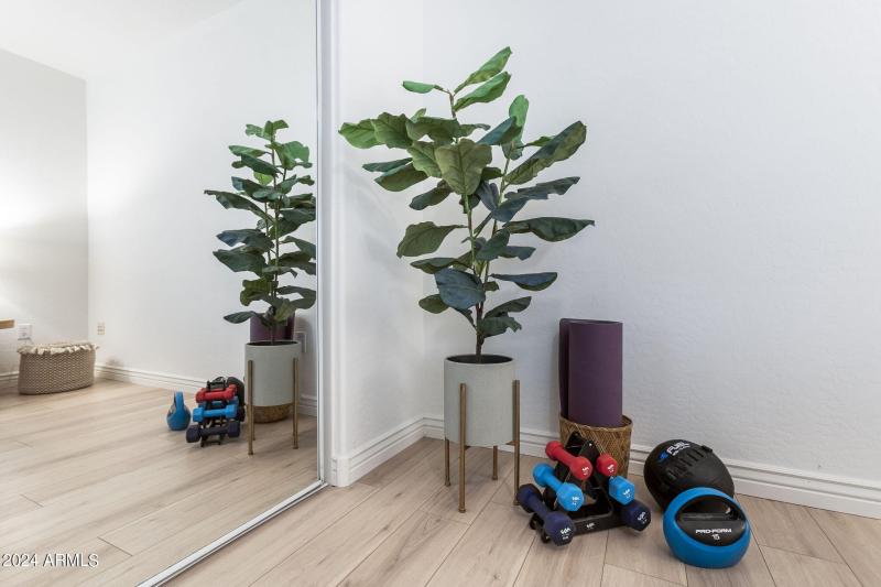 30-web-or-mls-16801-n-94th-st-2015