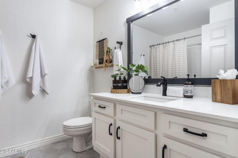 35-web-or-mls-16801-n-94th-st-2015