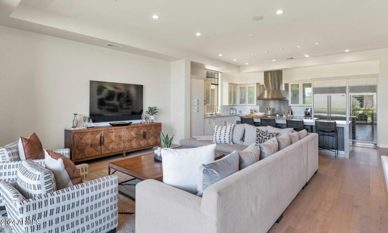 2 Biltmore Estates Dr-large-019-022-2 Bi