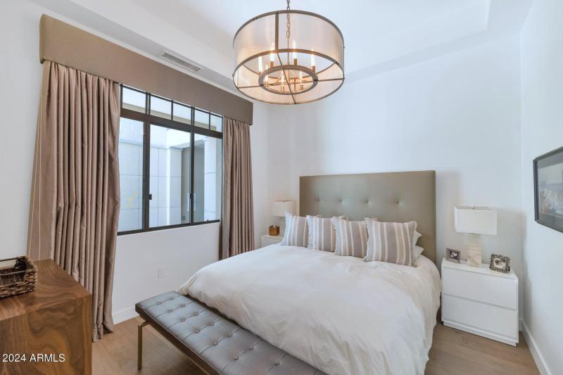 2 Biltmore Estates Dr-large-027-029-2 Bi