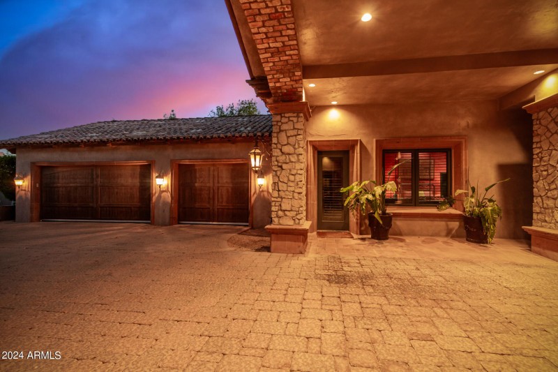 Guest quarters w/ 3 car garage