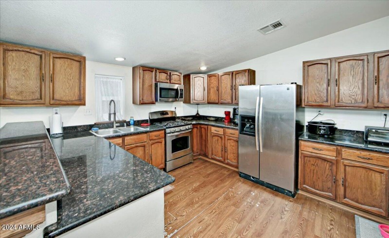 04-Kitchen