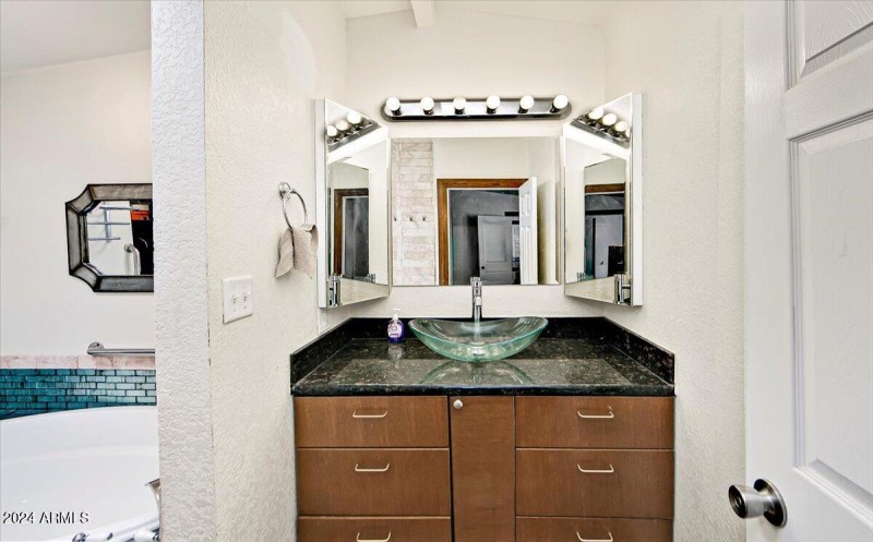 08-Primary Bathroom