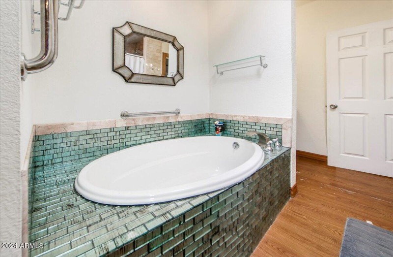 09-Primary Bathroom