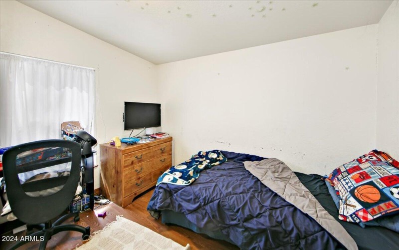 10-Bedroom