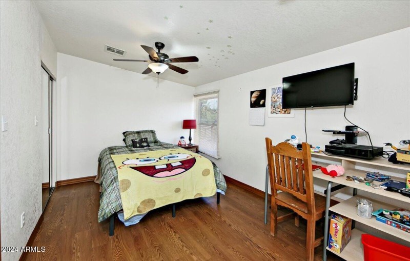 12-Bedroom