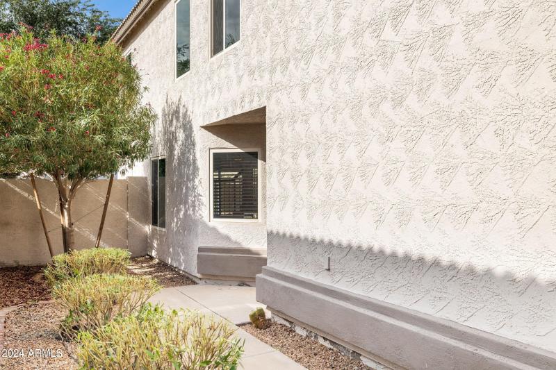 4-web-or-mls-7515-e-laguna-azul-ave