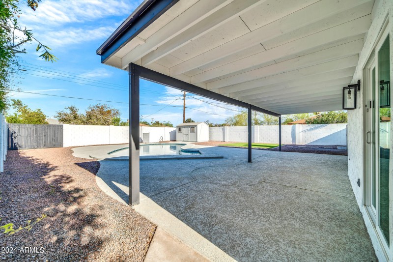 4307 N 15th Dr-36