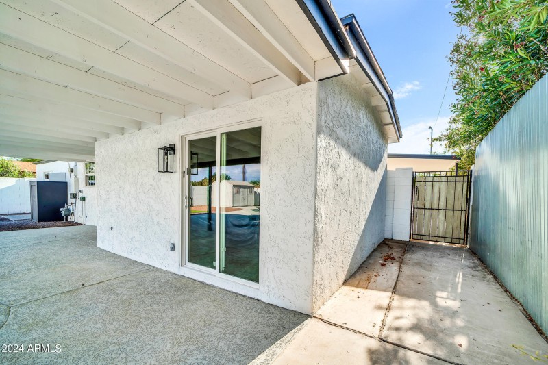 4307 N 15th Dr-35