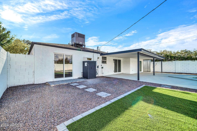 4307 N 15th Dr-26
