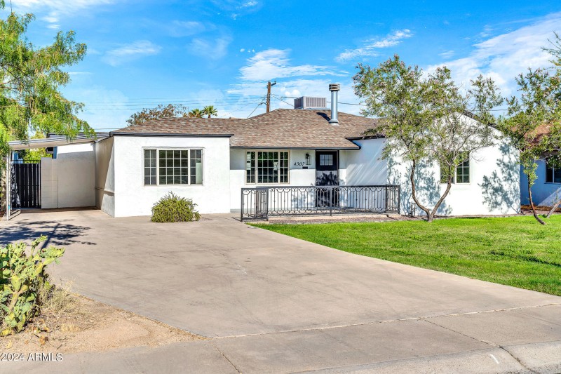 4307 N 15th Dr-2