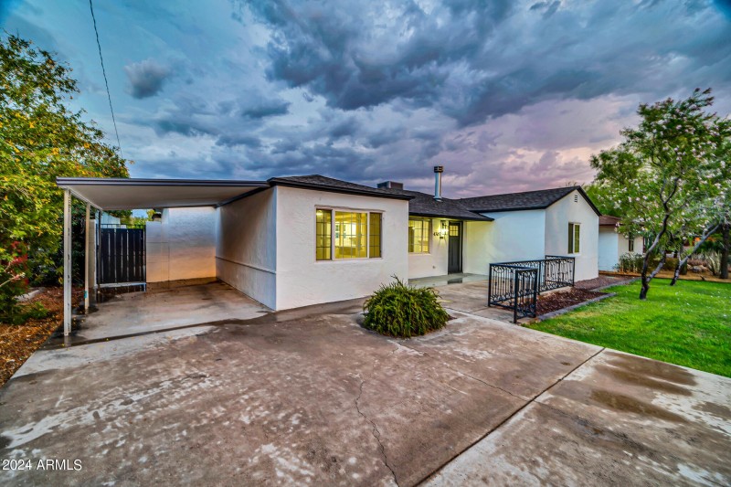 4307 N 15th Dr Twilgiht-10