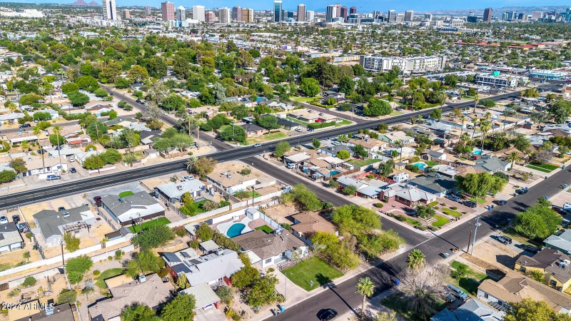 4307 N 15th Dr Drone-10
