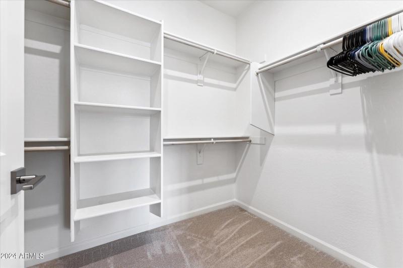 24-024-primary-closet