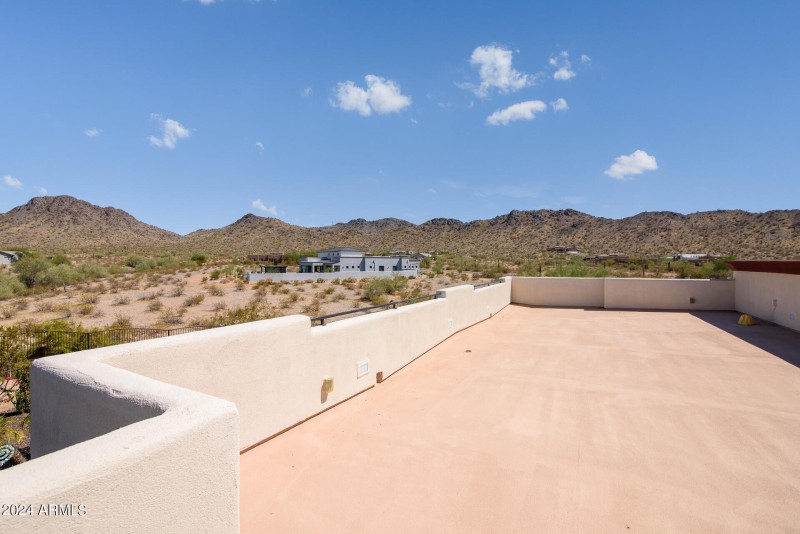 1,317 SF Roof Top Decks