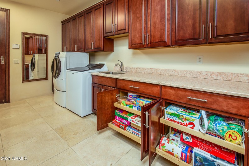 17'x 9' Laundry Room With Built-In Sink