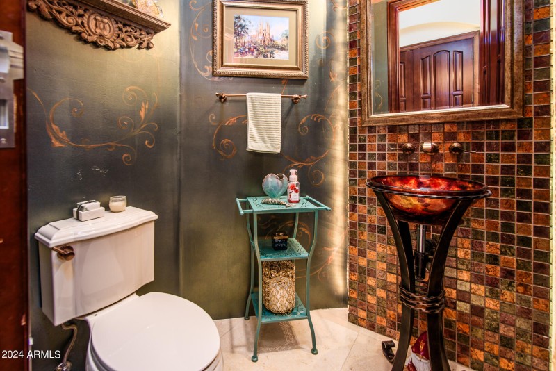 1/2 Bath With Custom Sink