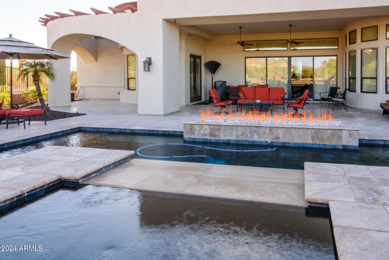 Spectacular Spa W/ Remote Control