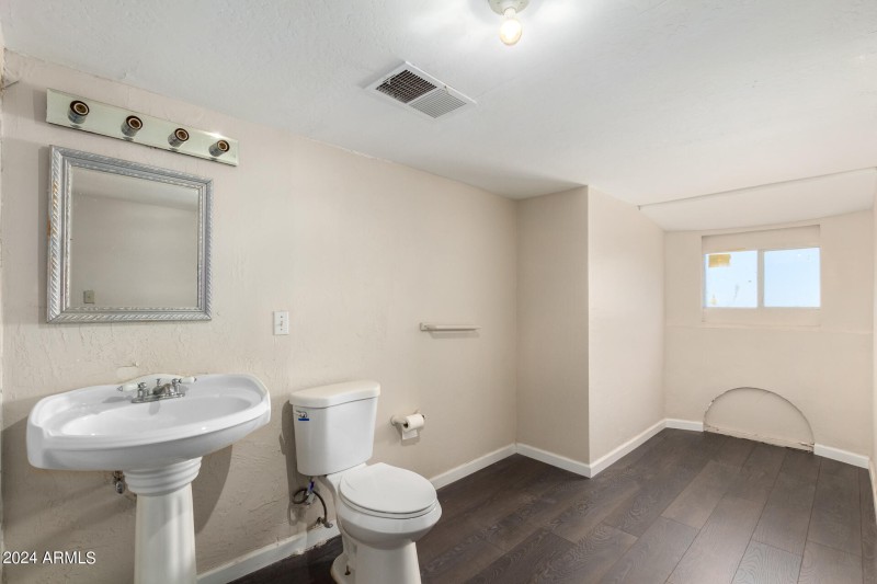 BATH UPSTAIRS