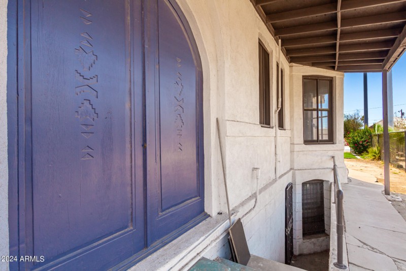 ENTRANCE TO BASEMENT