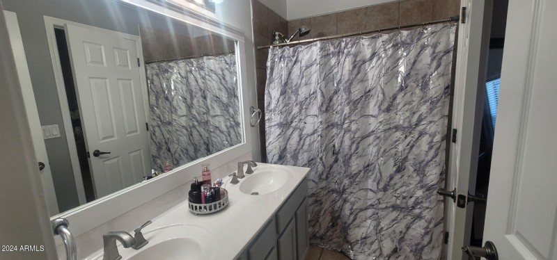 3731 CR master bathroom