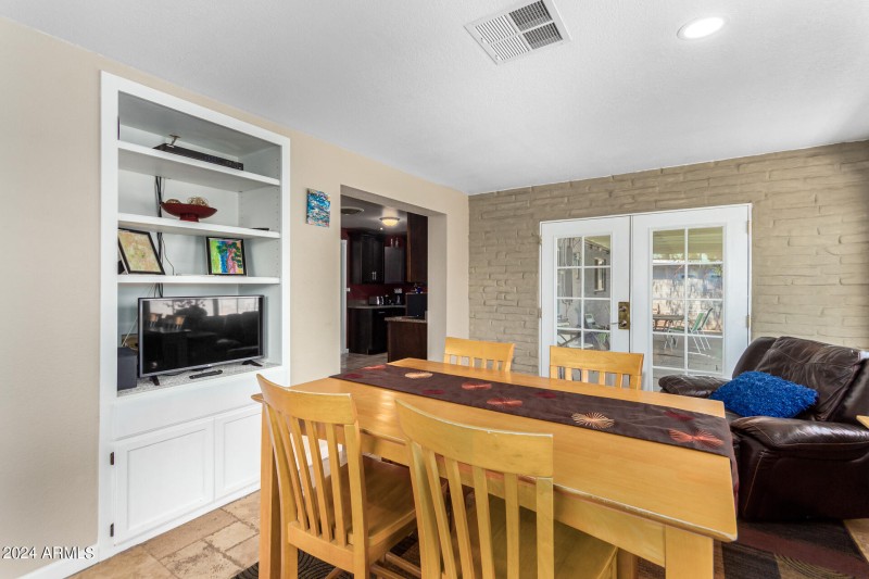 OFFICE/DINNING