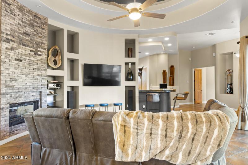 06_11362_E_Dale_Ln__006_mls