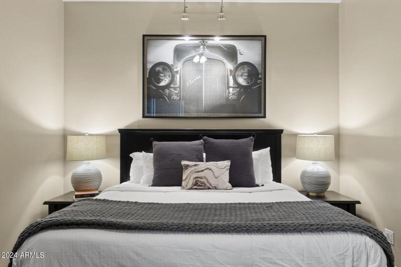 42_11362_E_Dale_Ln__042_mls