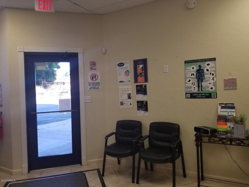 936 1st side reception door