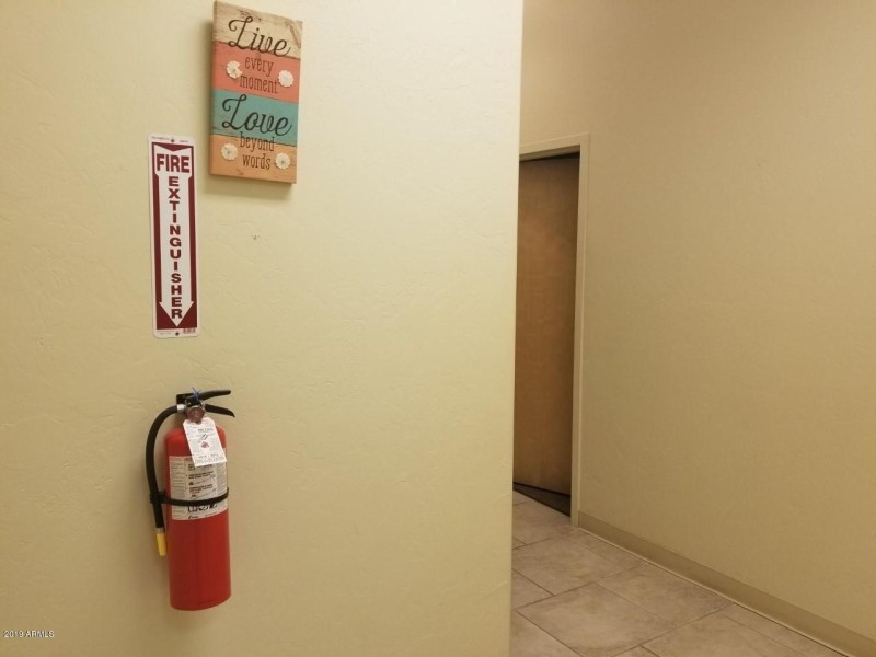 936 1st side hall way corner