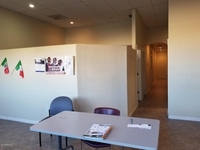 936 2bd side reception entrance