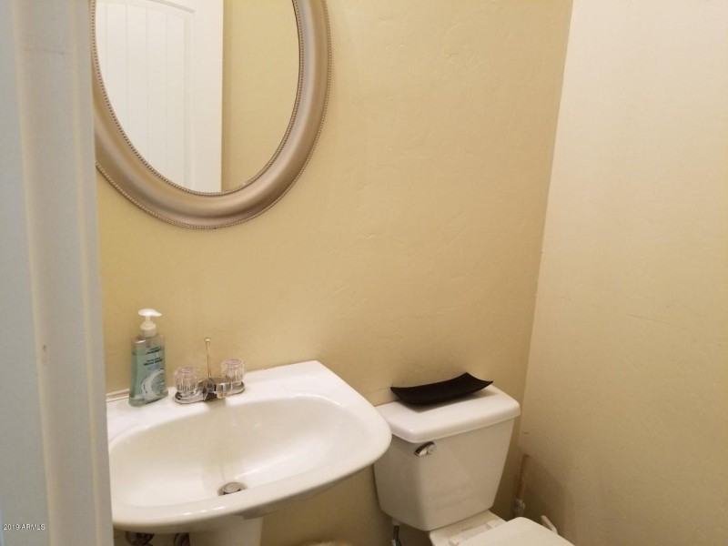 936 F bathroom