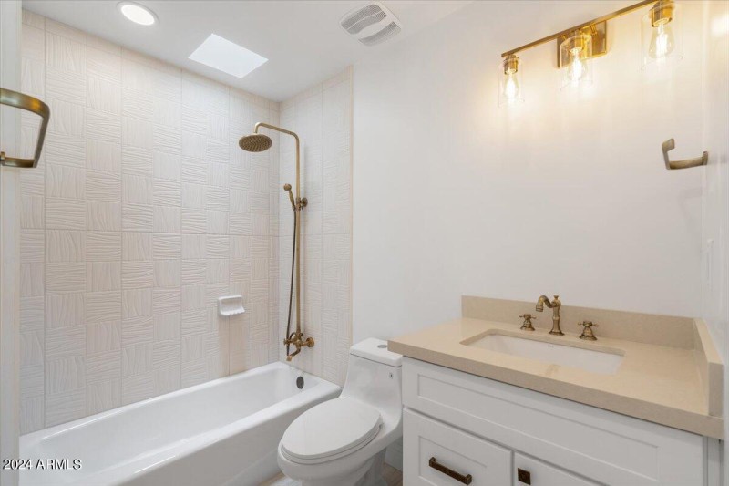 020_2nd Bathroom