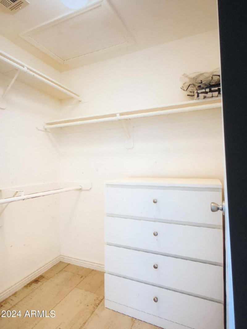 Large Walkin Closet