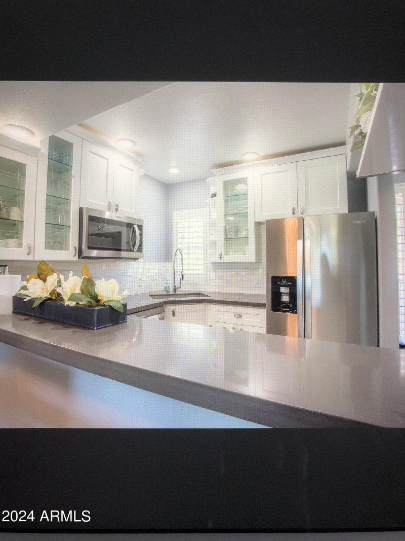 Quartz Counter Breakfast Bar