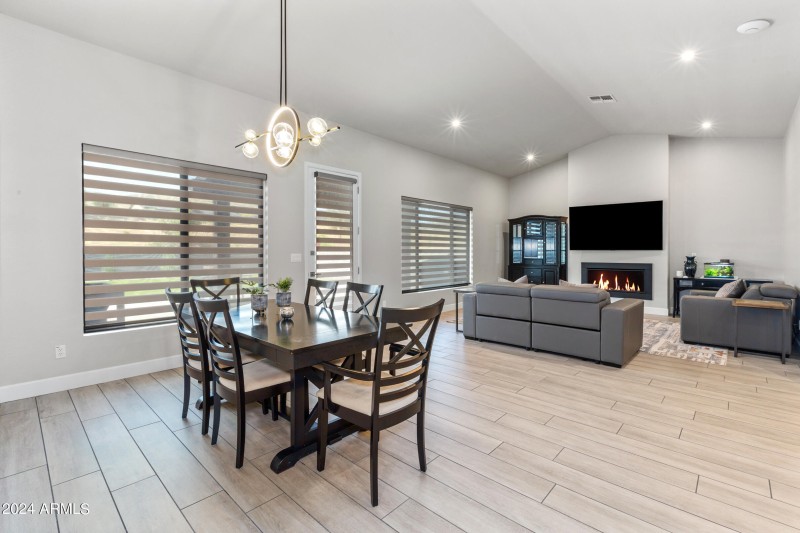 5707 Killen Loop - Photo 21 - Dining Are