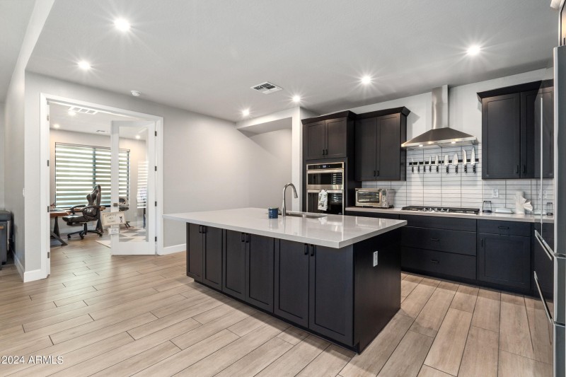 5707 Killen Loop - Photo 23 - Kitchen