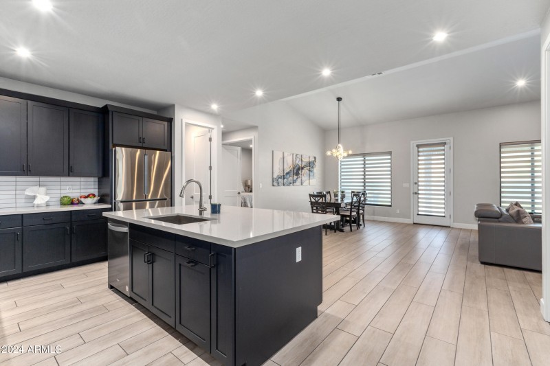 5707 Killen Loop - Photo 26 - Kitchen an