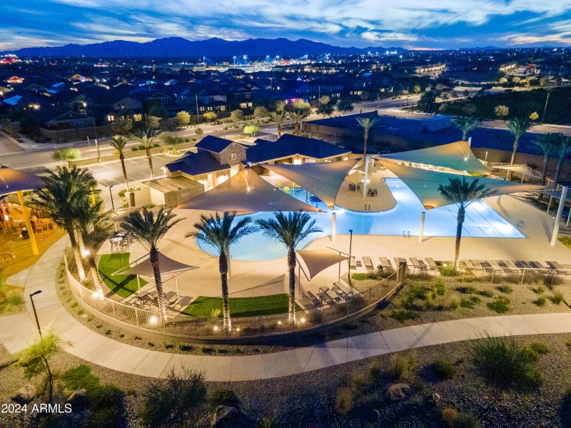 Night Areiel Pool