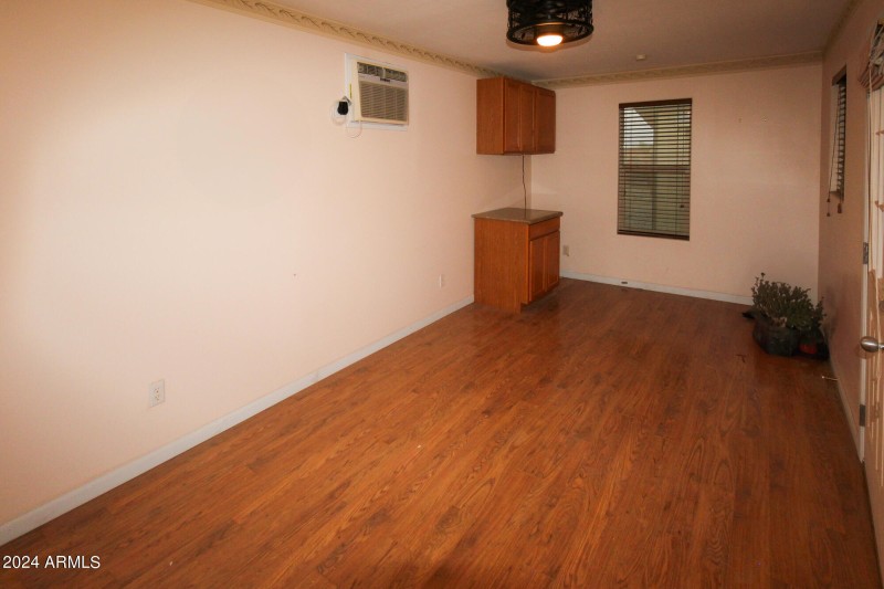 Casita 200 SQFT