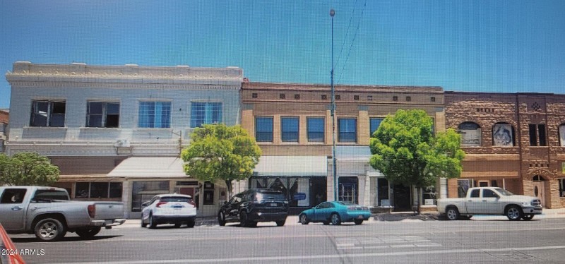 1109 - 1113 G Ave front view