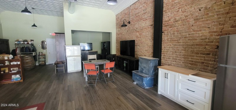 1113 G Ave other view