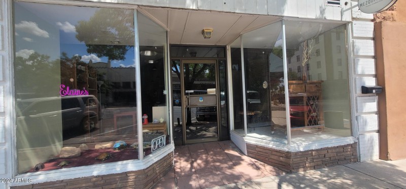 1113 G Ave main entrance